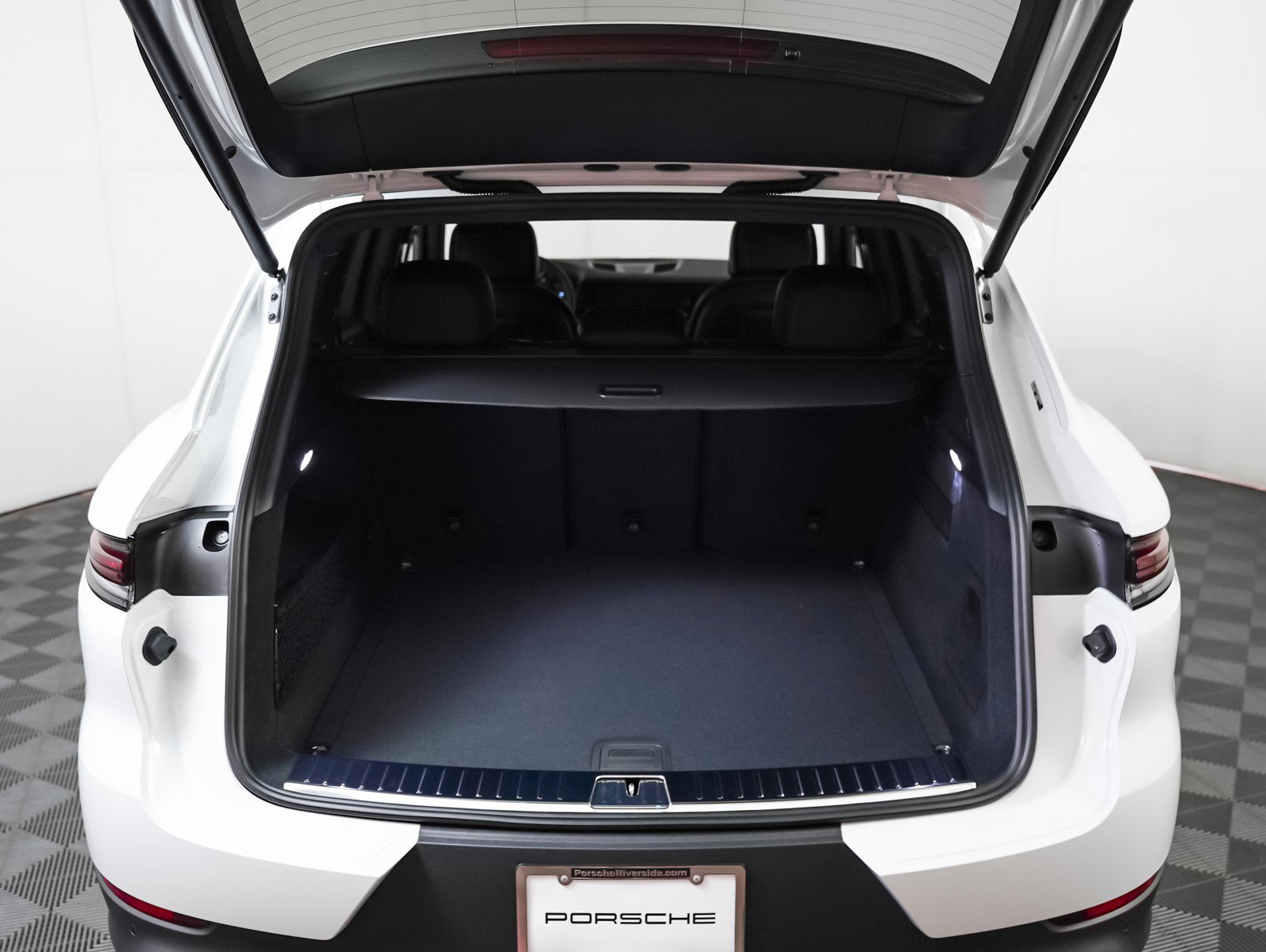 New 2026 Porsche Cayenne image 28