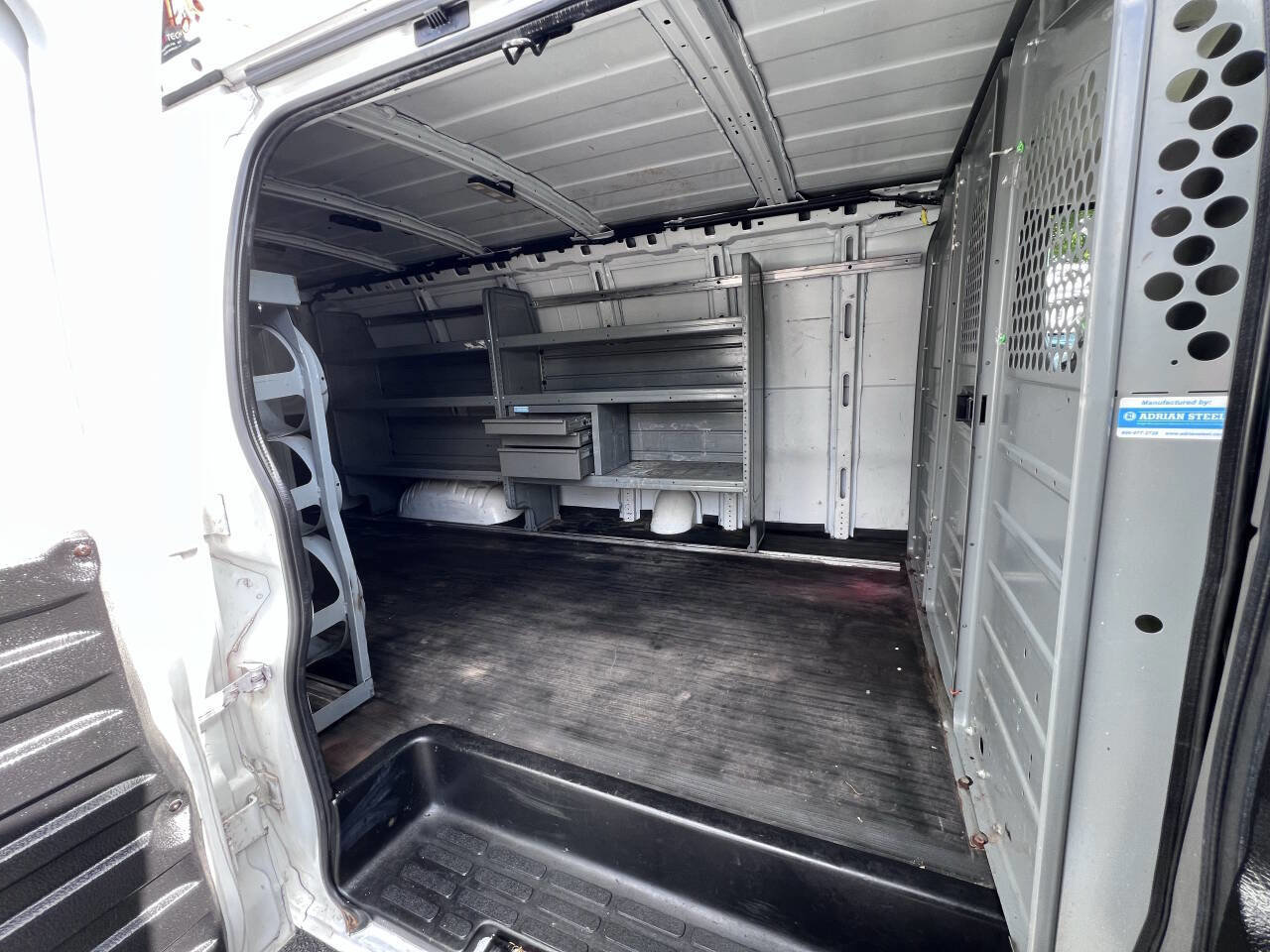 Used 2018 GMC Savana 2500 Extended image 25