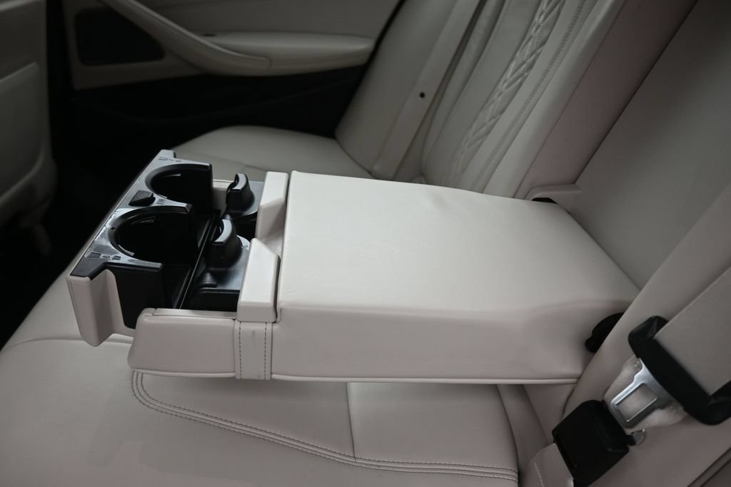 Used 2017 BMW 530i xDrive AWD/4WD image 38