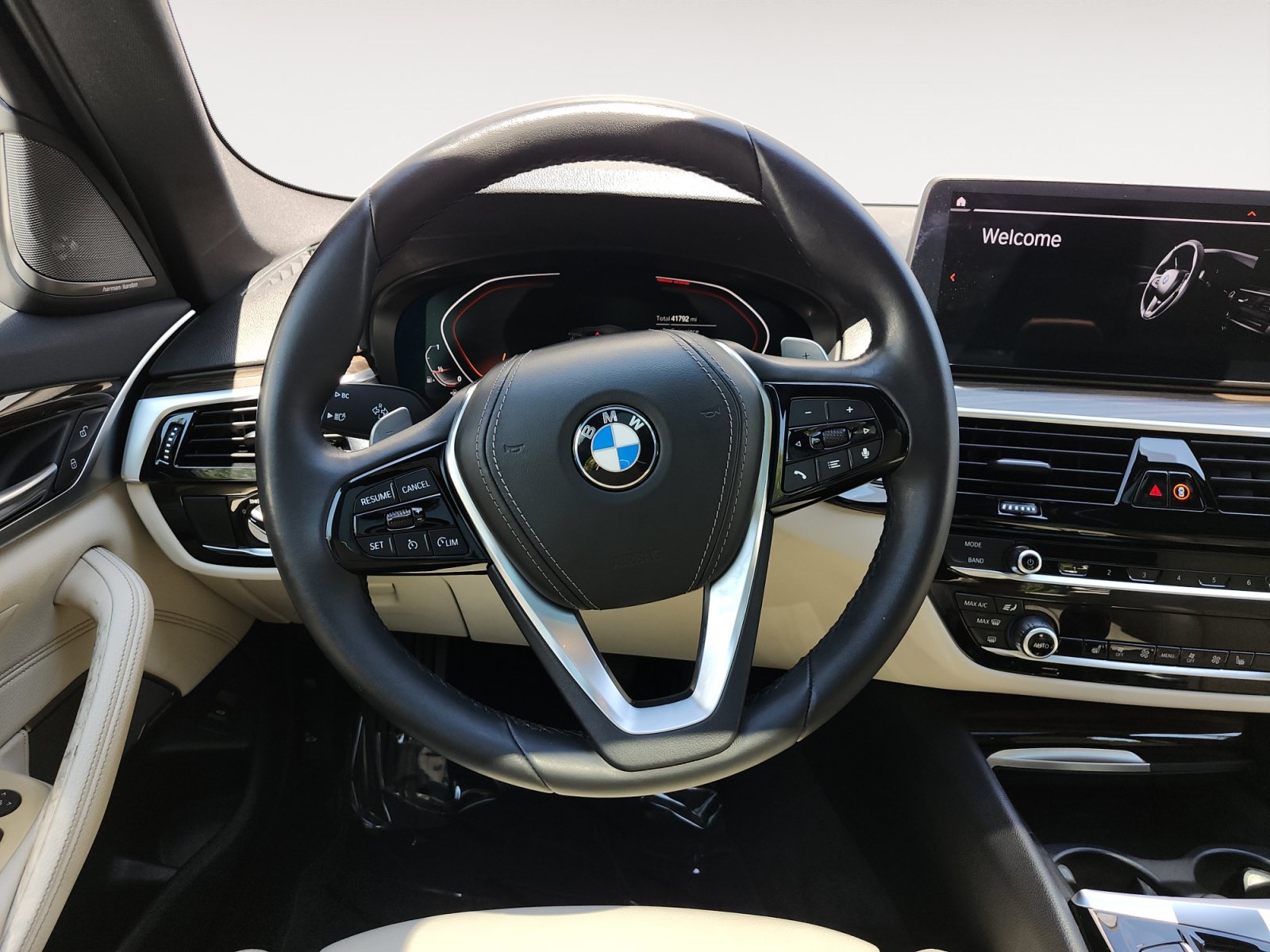 Used 2021 BMW 530i w/ Premium Package RWD image 12