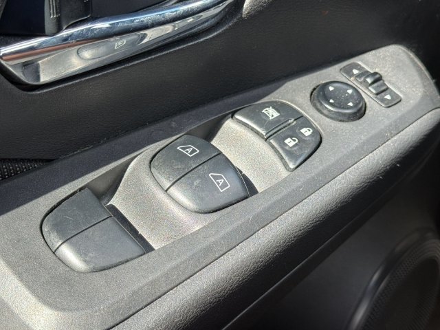 Used 2021 Nissan Kicks SV FWD image 20