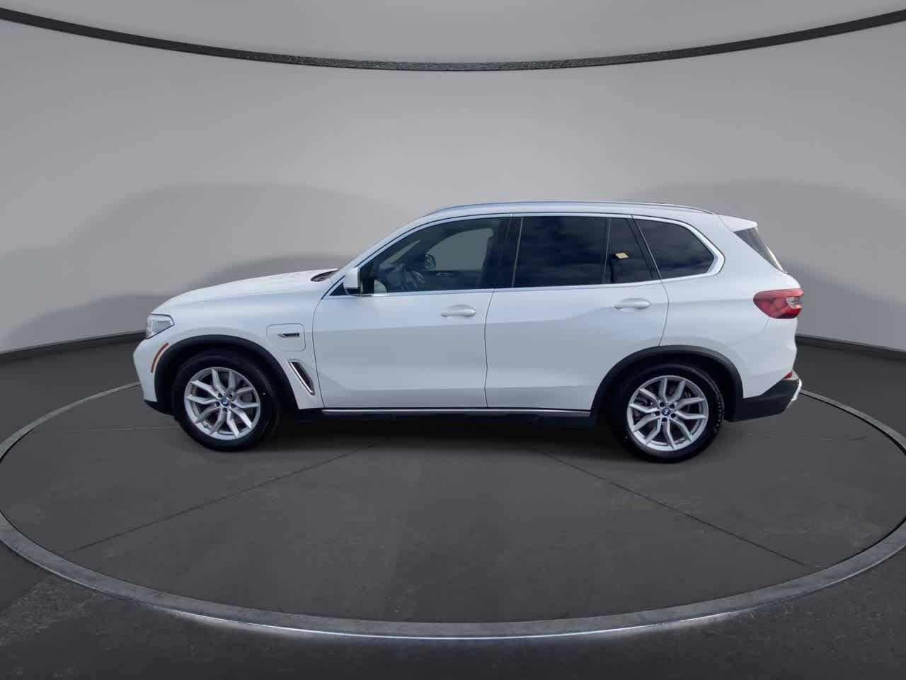Used 2022 BMW X5 xDrive45e w/ Executive Package AWD/4WD image 5