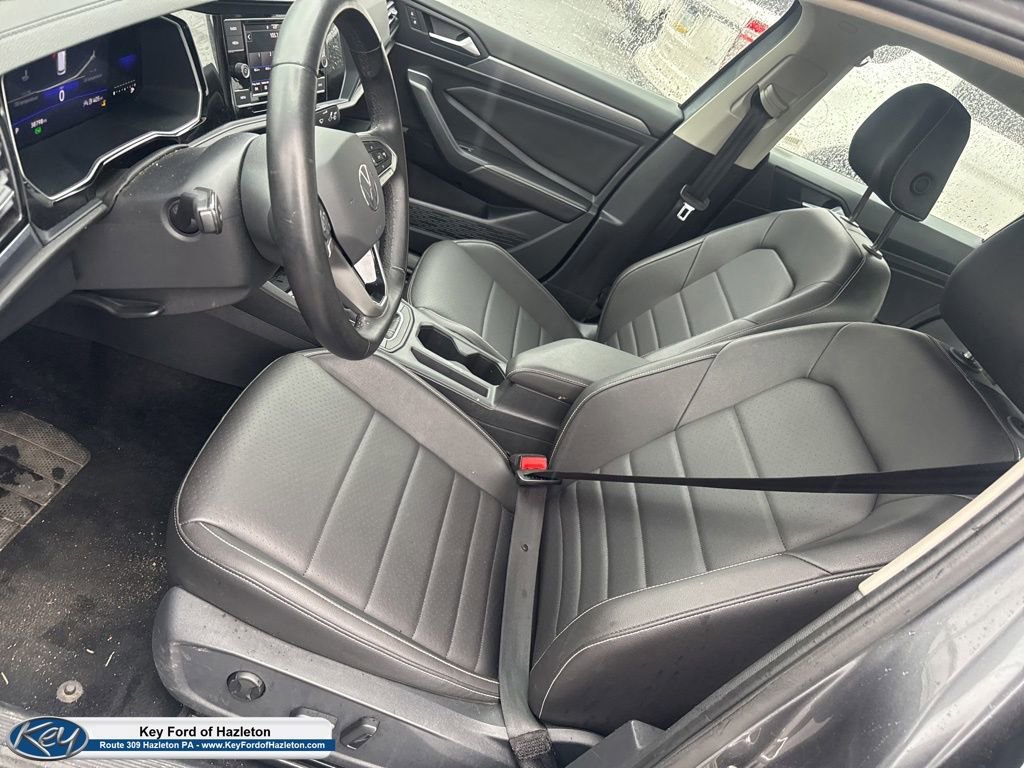 Used 2024 Volkswagen Jetta SE image 27