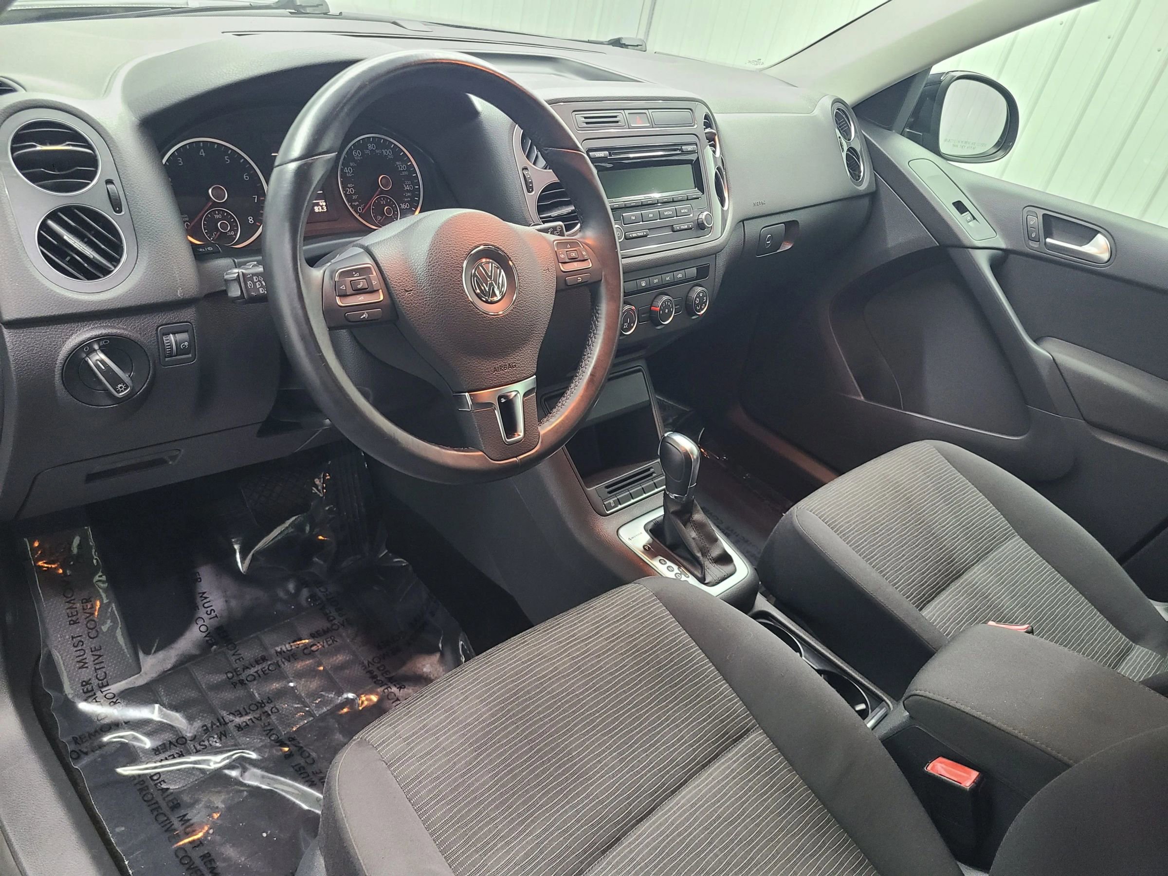 Used 2014 Volkswagen Tiguan S image 23
