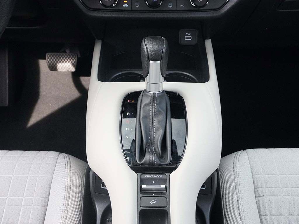 Used 2023 Honda HR-V LX image 41