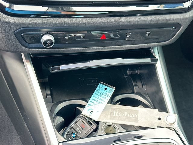 Used 2024 BMW 330i Sedan w/ Convenience Package RWD image 16