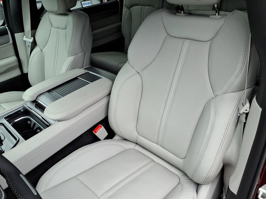 New 2026 Jeep Grand Wagoneer L Limited AWD/4WD image 18