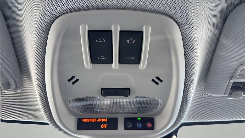 Used 2025 Chevrolet Trax ACTIV w/ Sunroof Package FWD image 12