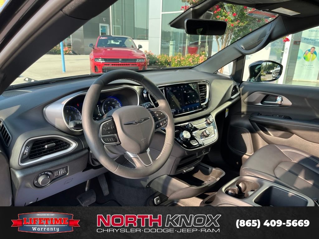 New 2026 Chrysler Voyager LX FWD image 6