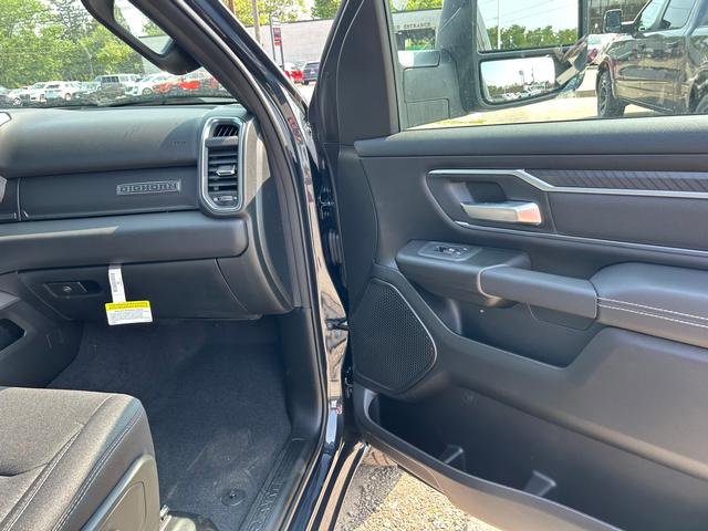 New 2026 RAM 1500 4x4 Crew Cab image 29