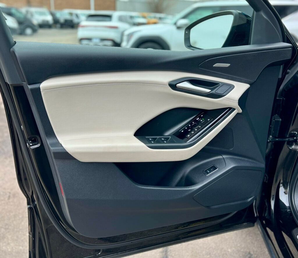 Used 2025 Audi Q6 e-tron Premium Plus w/ Premium Plus image 14