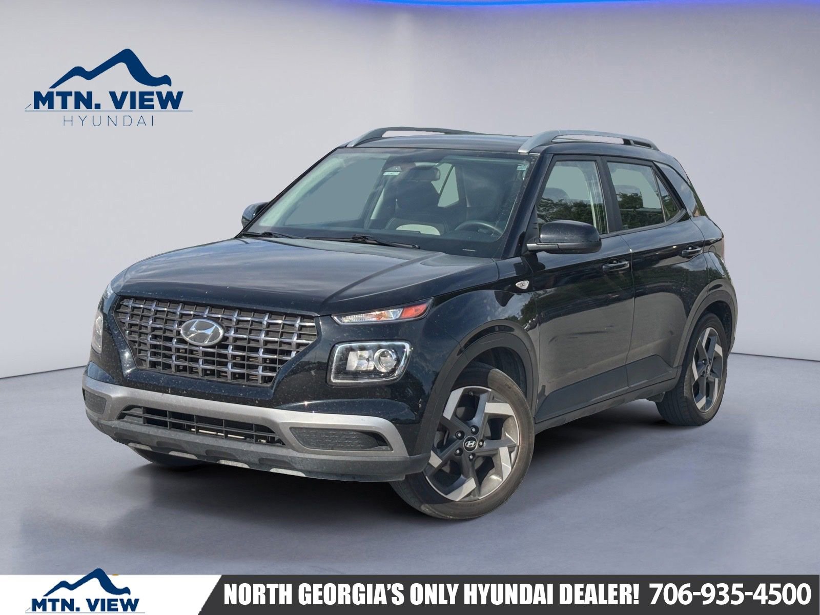Used 2024 Hyundai Venue SEL FWD image 1