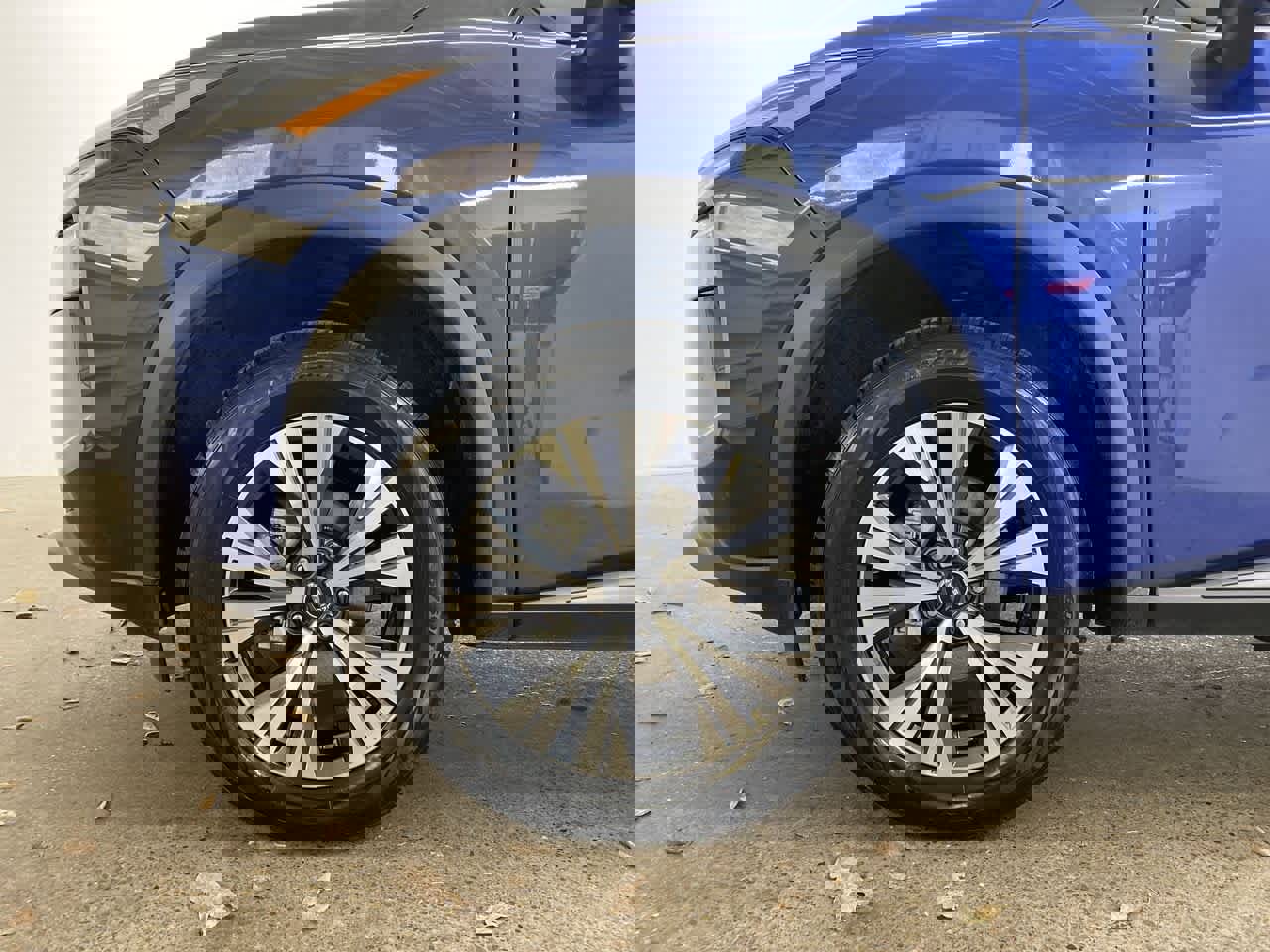 Used 2023 Nissan Rogue SV image 11