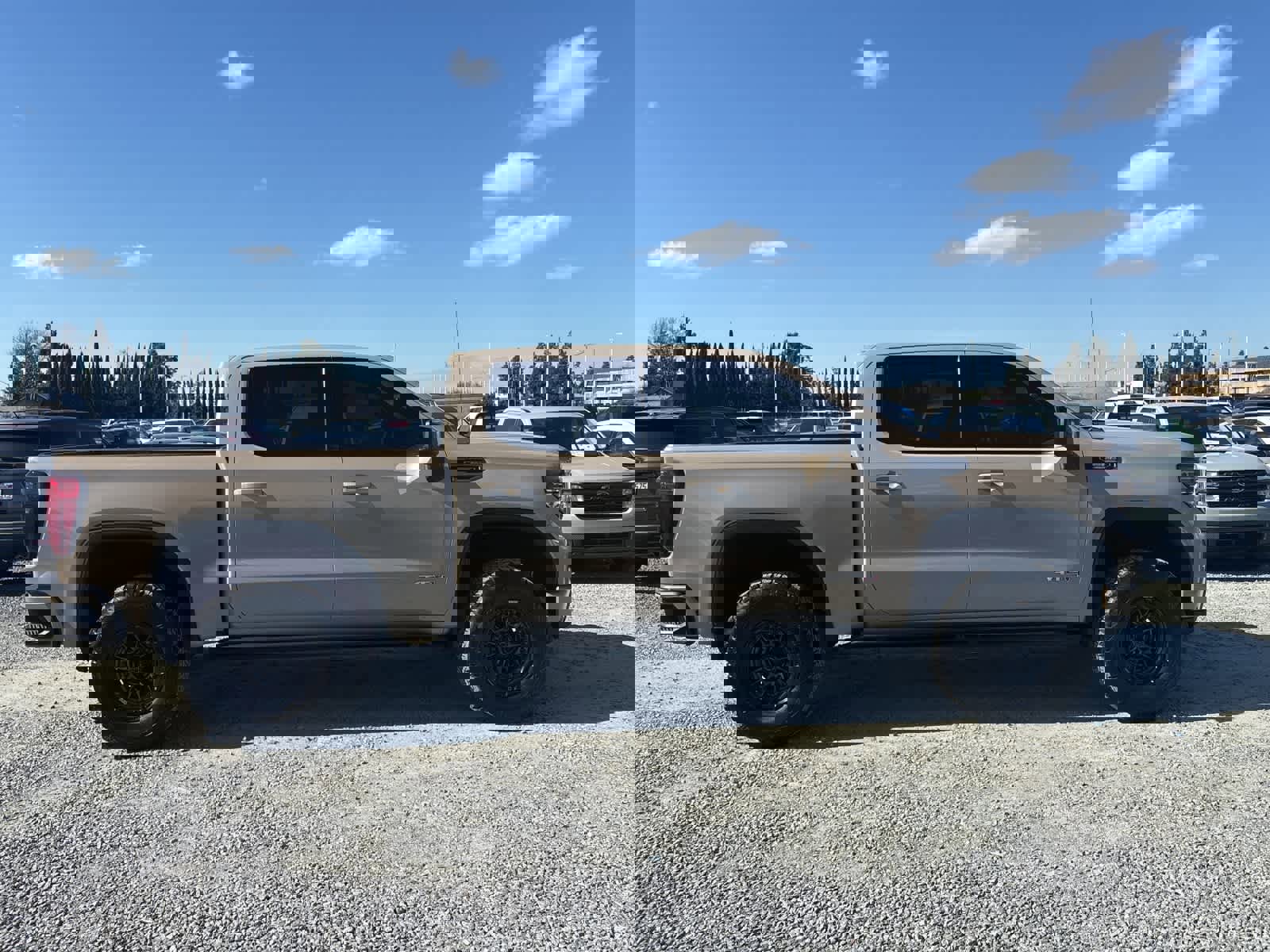 Used 2023 GMC Sierra 1500 AT4 image 8