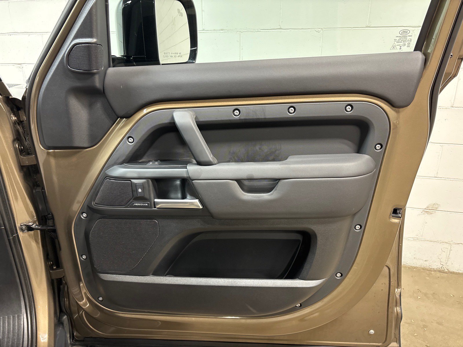 New 2025 Land Rover Defender 110 S AWD/4WD image 33