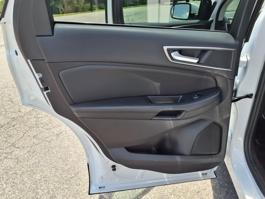 Used 2024 Ford Edge SEL image 35