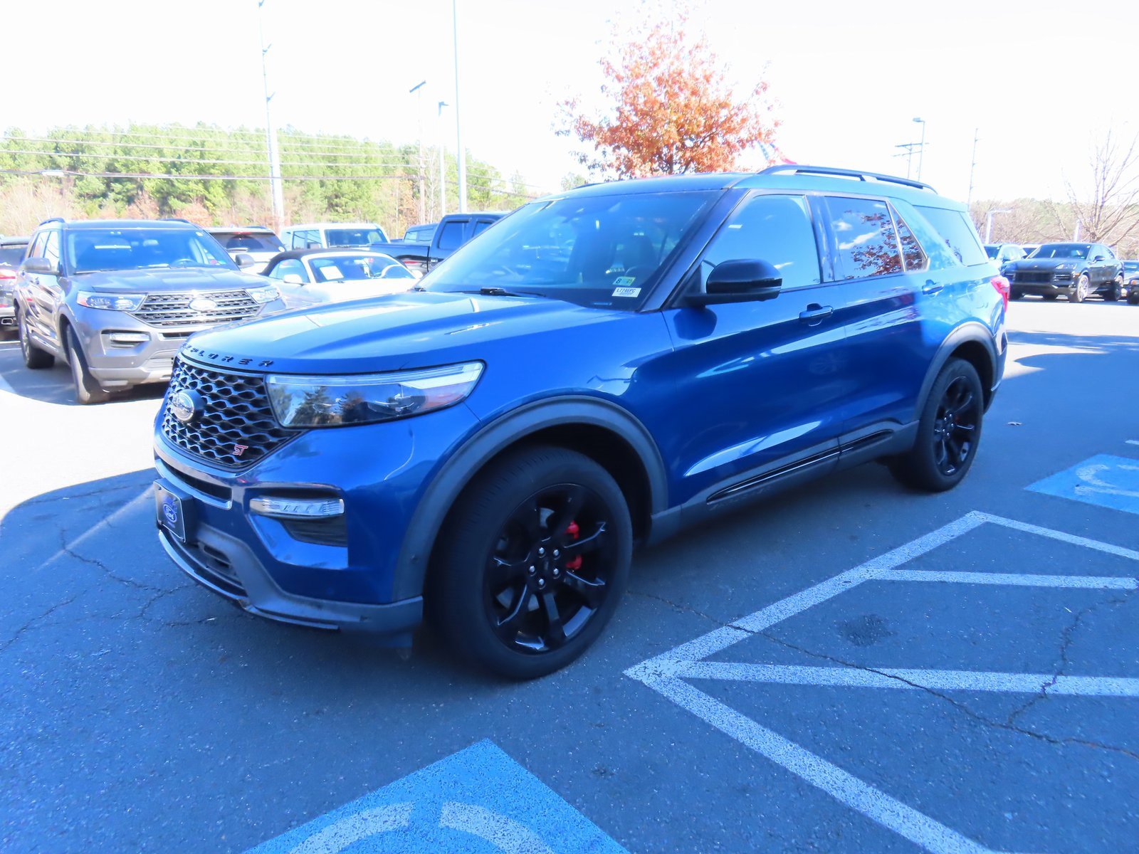 Used 2020 Ford Explorer ST w/ ST High-Performance Pack image 3