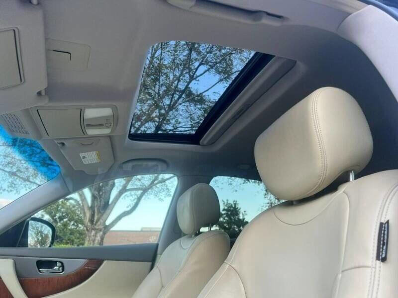 Used 2015 INFINITI QX70 2WD w/ Premium Package image 17