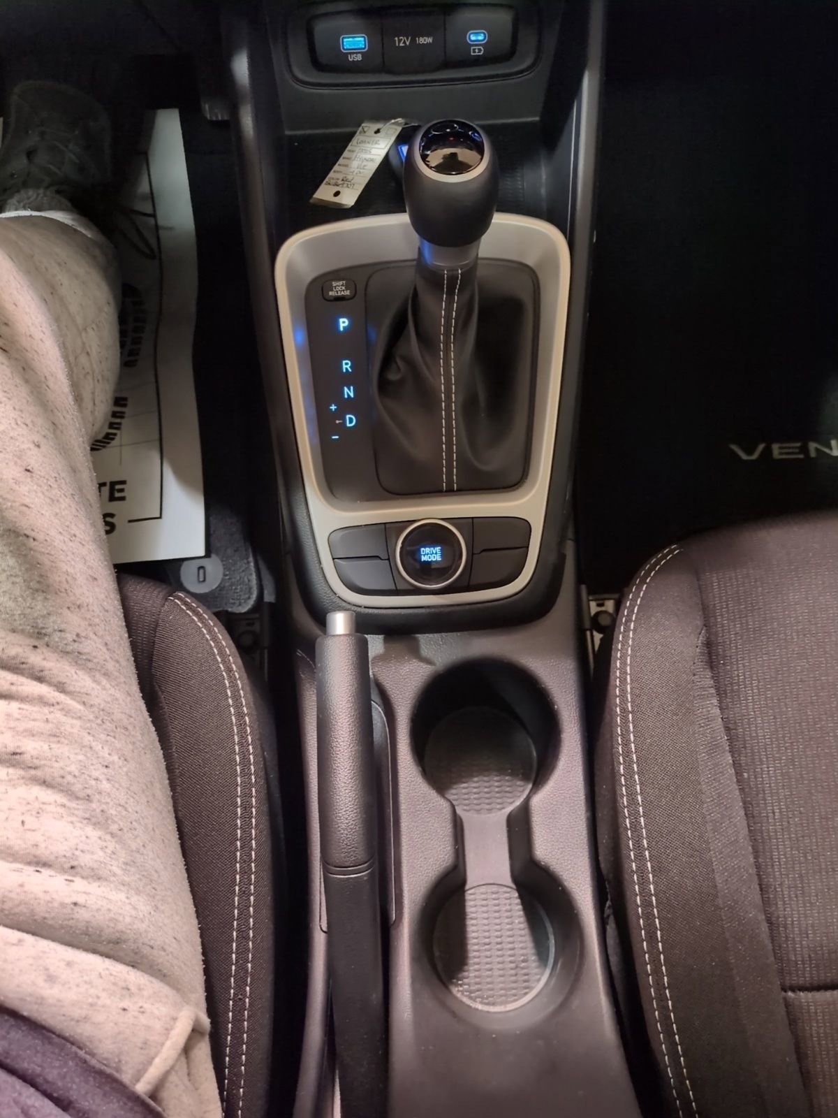 Used 2025 Hyundai Venue SEL image 19