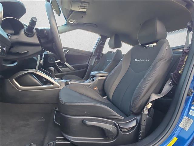 Used 2016 Hyundai Veloster FWD image 14