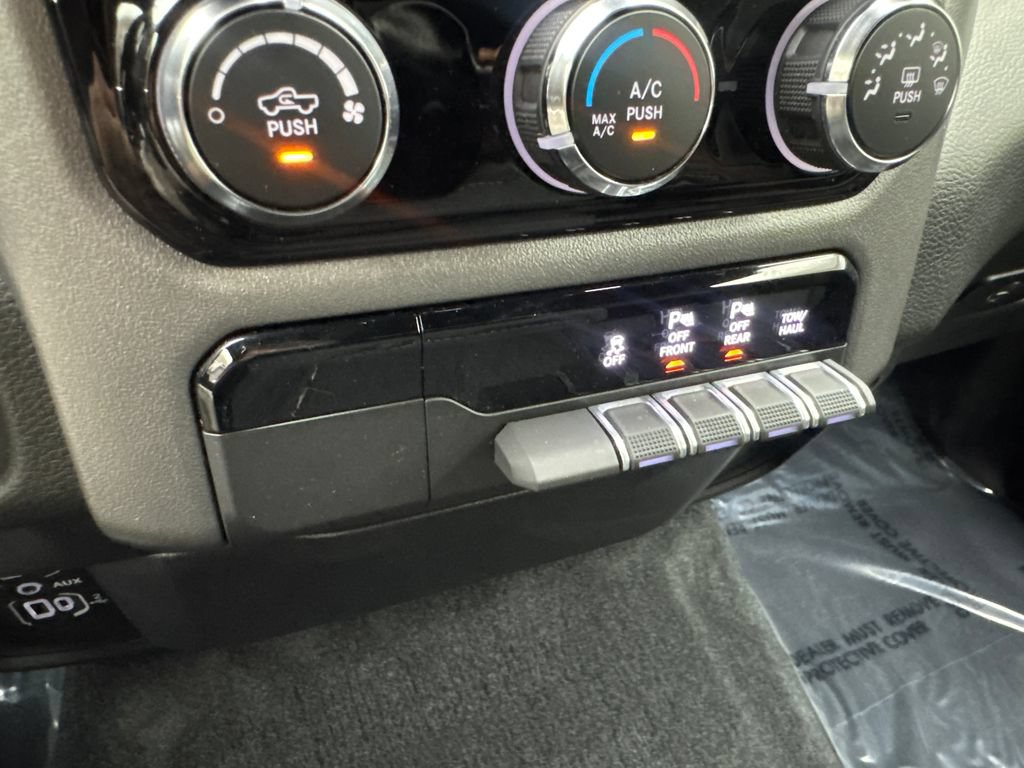 Used 2025 RAM 1500 Big Horn AWD/4WD image 71