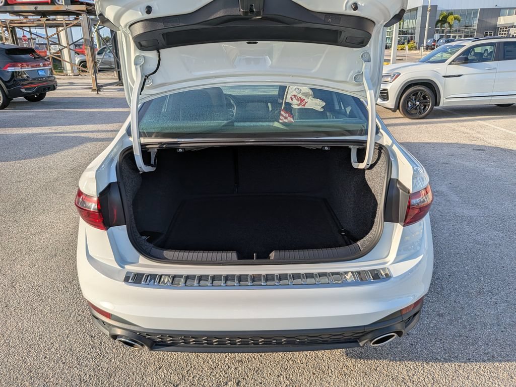 Certified 2022 Volkswagen Jetta GLI Autobahn w/ GLI Black Package FWD image 9