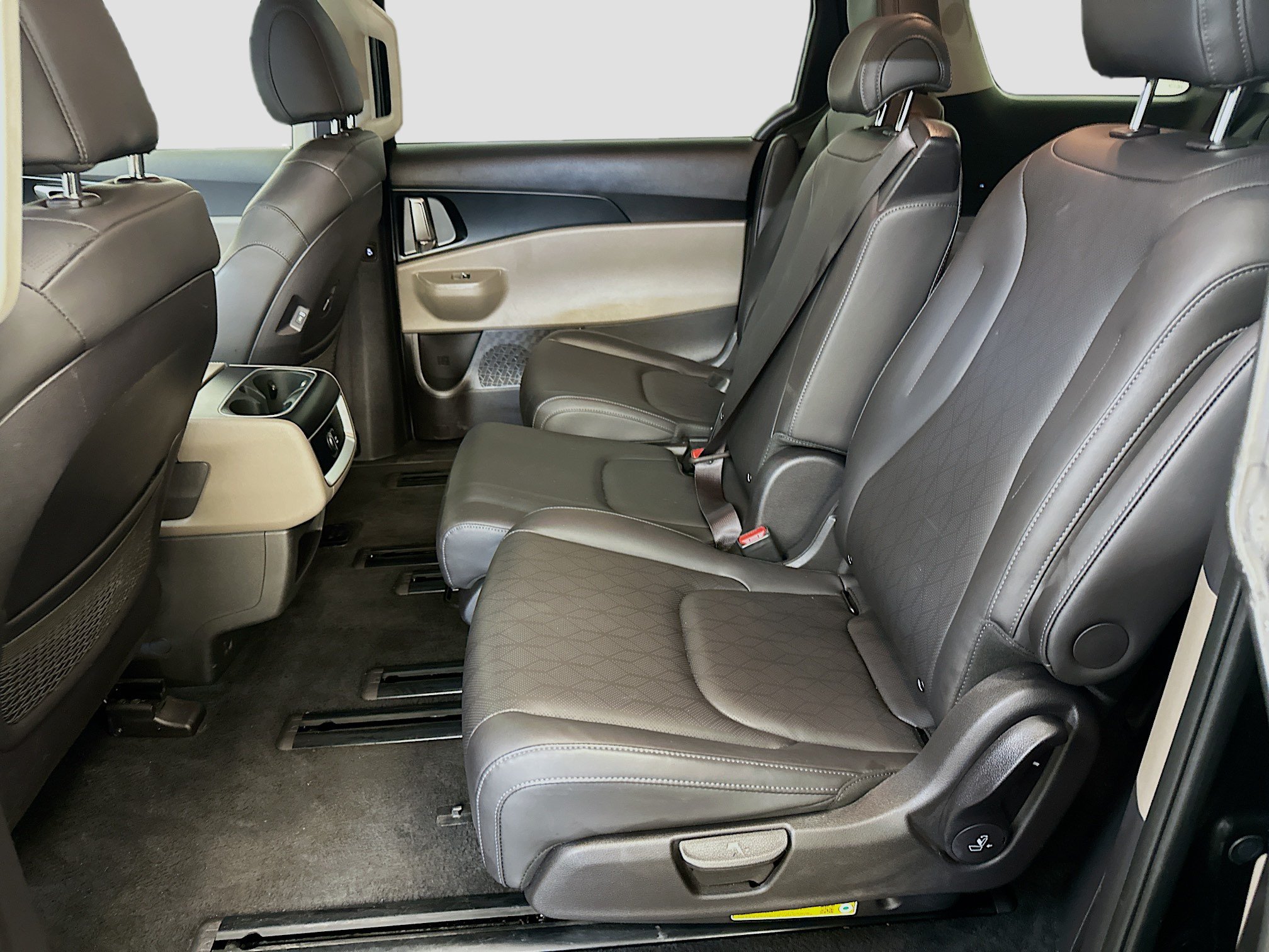 Used 2026 Kia Carnival FWD image 29