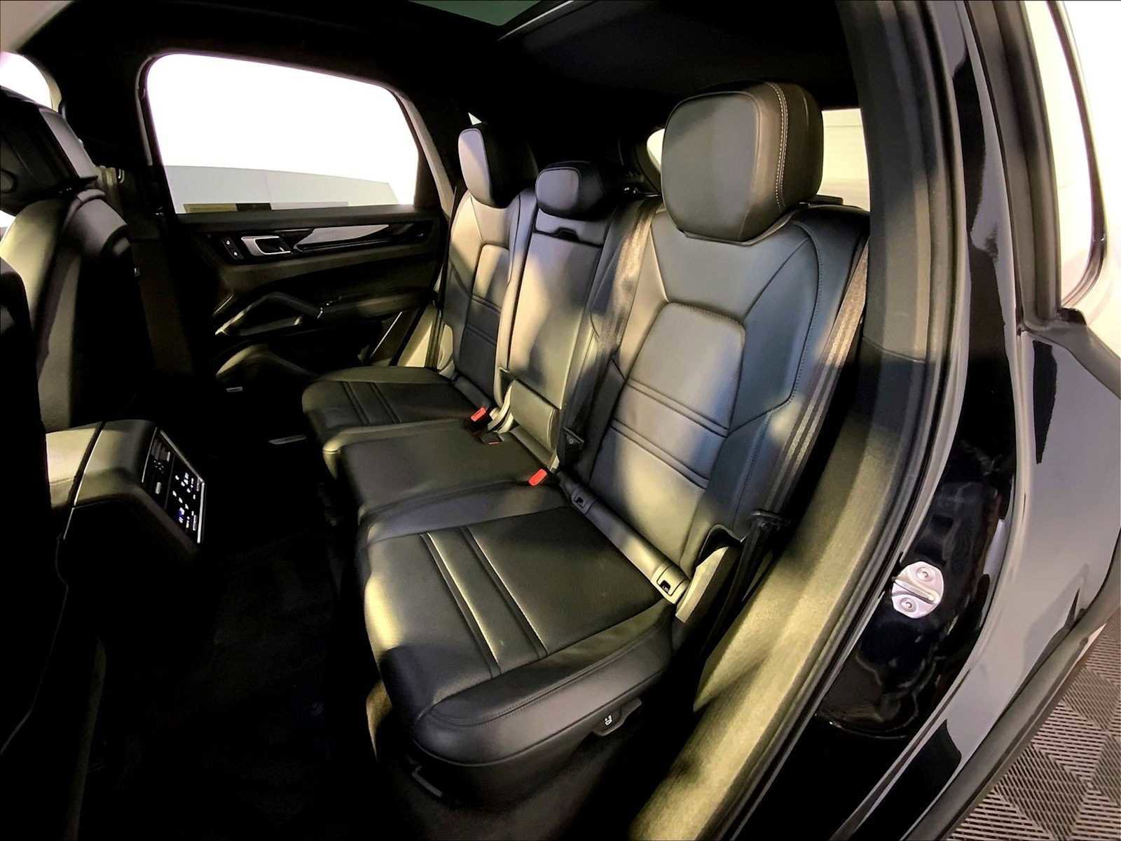 Certified 2022 Porsche Cayenne w/ Premium Package image 24