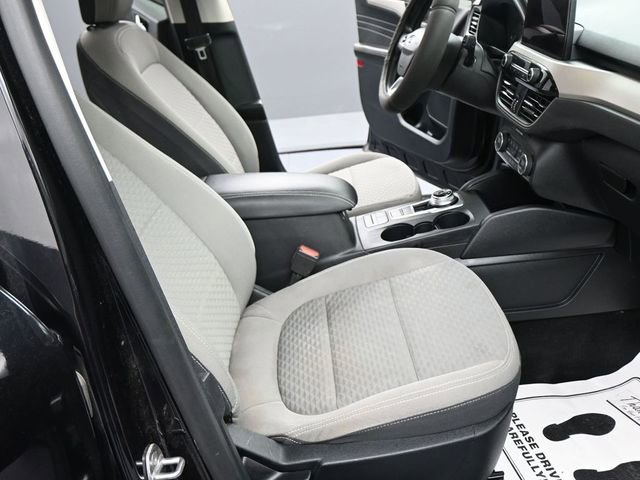 Used 2021 Ford Escape SE image 23