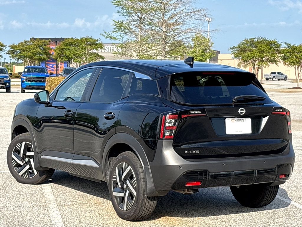 Used 2025 Nissan Kicks SV image 20