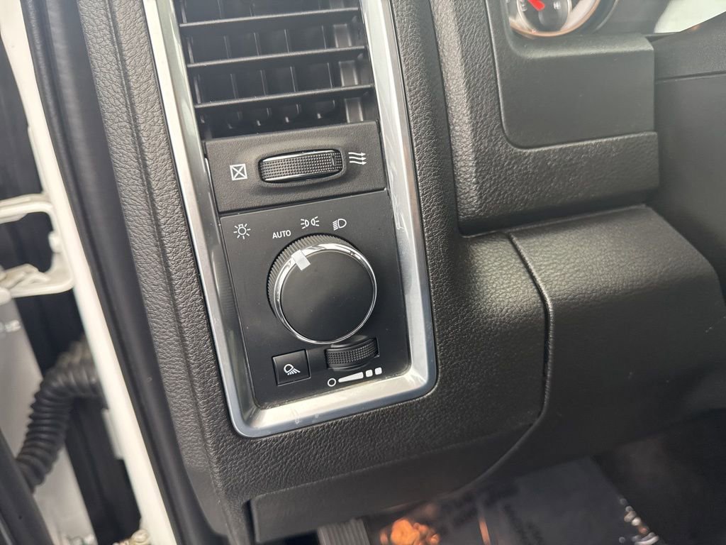 Used 2023 RAM 1500 Classic SLT image 29