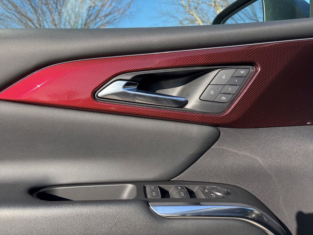 Used 2024 Chevrolet Traverse RS image 19