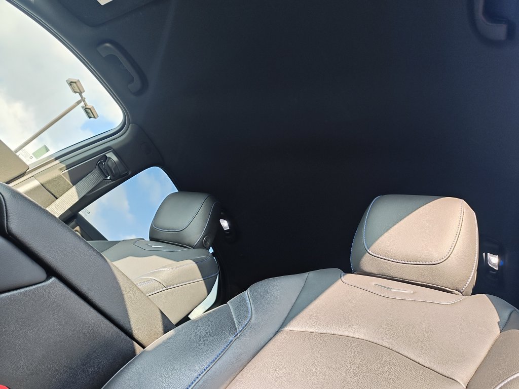 Used 2024 Cadillac XT4 Sport w/ Technology Package AWD/4WD image 26