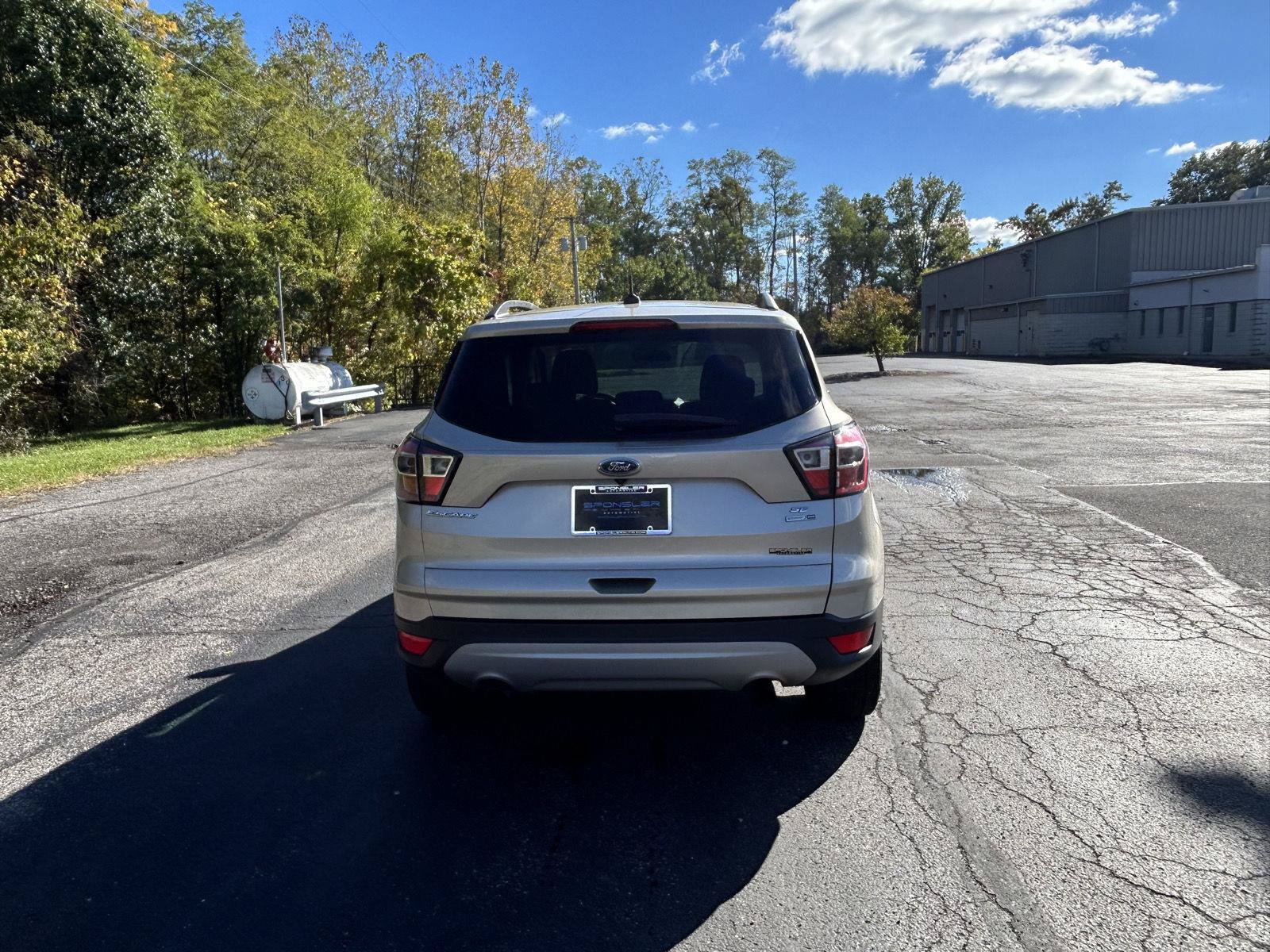 Used 2017 Ford Escape SE w/ Equipment Group 201A AWD/4WD image 4