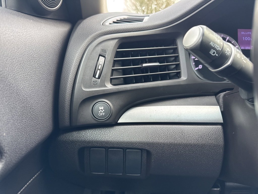 Used 2013 Acura ILX w/ Technology Package image 32