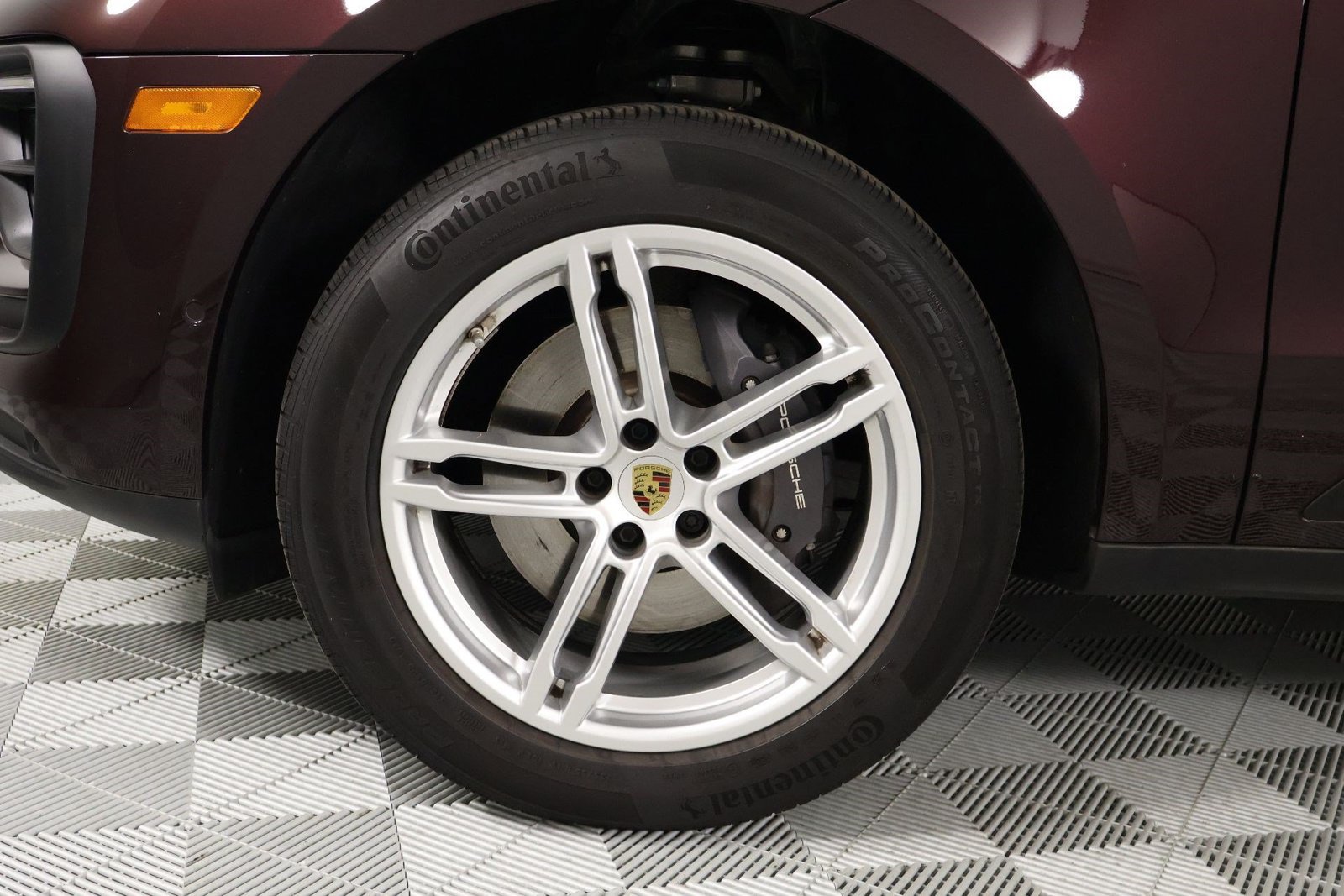 Certified 2023 Porsche Macan AWD/4WD image 30