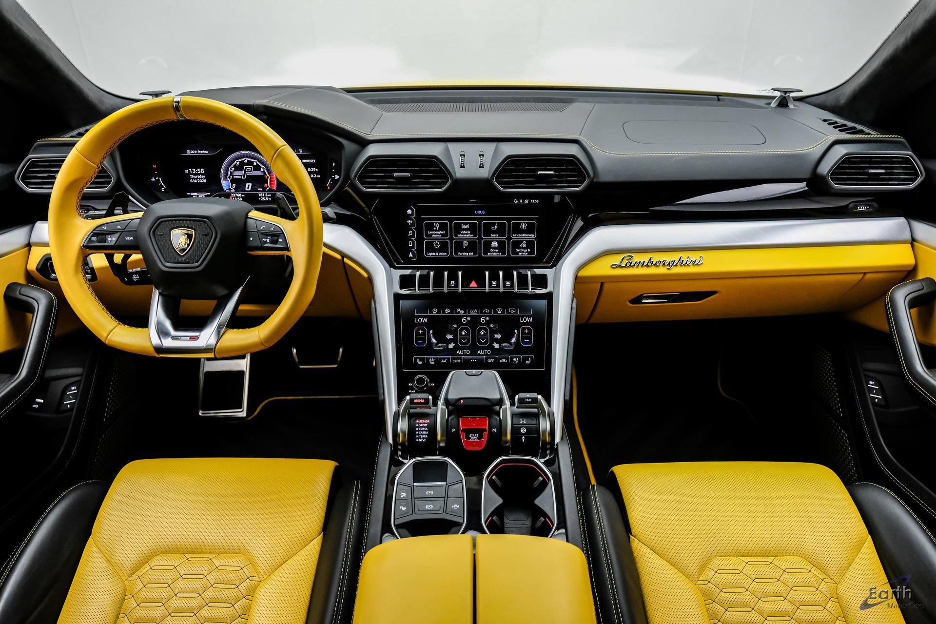 Used 2021 Lamborghini Urus AWD/4WD image 33