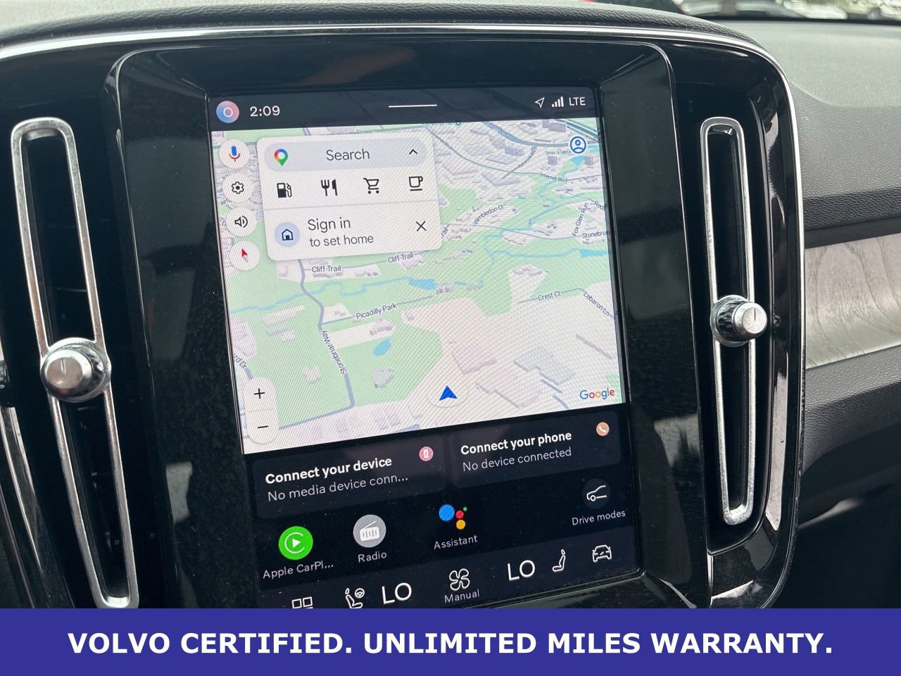 Certified 2025 Volvo XC40 B5 Core image 18