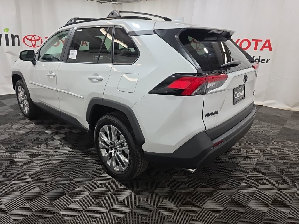 Used 2025 Toyota RAV4 XLE Premium image 4