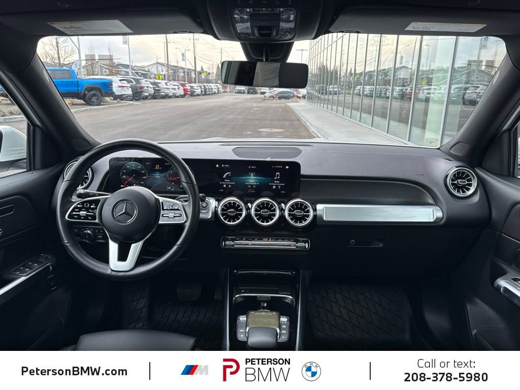 Used 2022 Mercedes-Benz GLB 250 4MATIC image 2