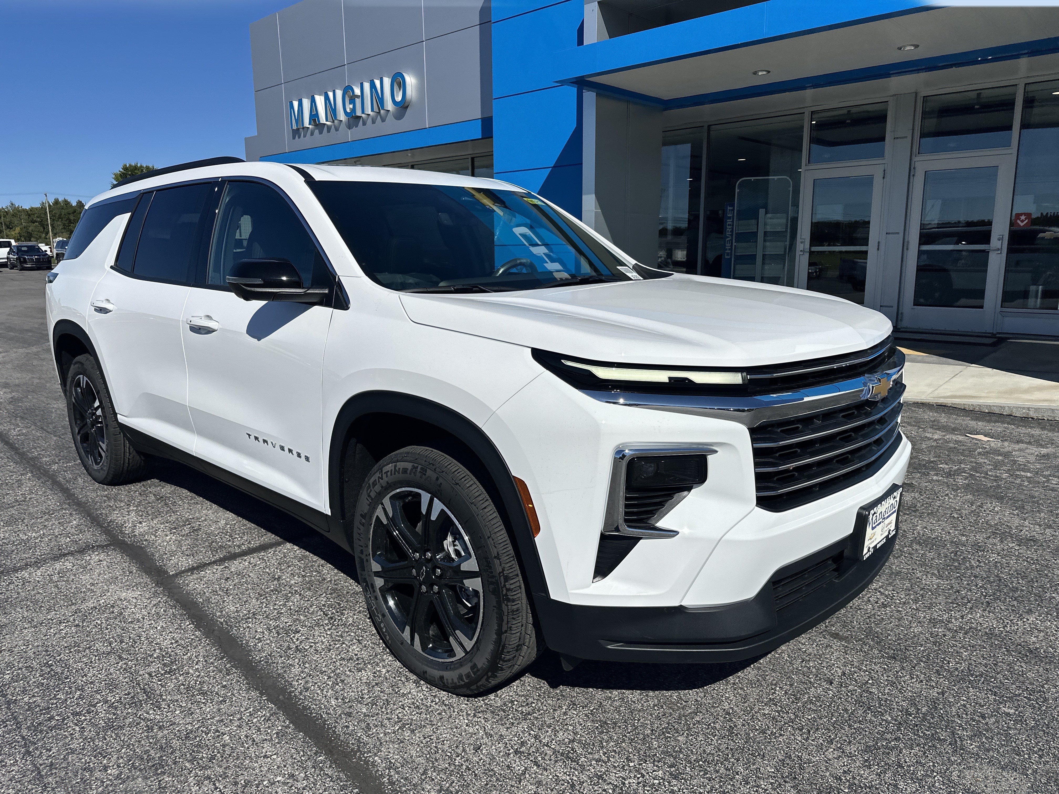 New 2027 Chevrolet Traverse LT w/ Sun and Wheel Package AWD/4WD image 2