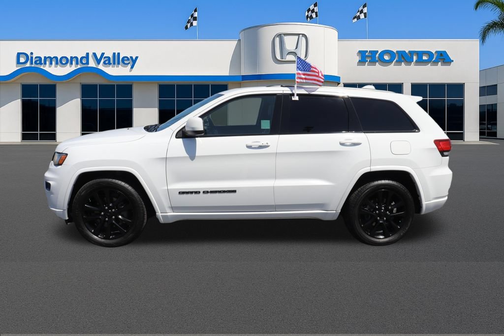 Used 2017 Jeep Grand Cherokee Altitude RWD image 7