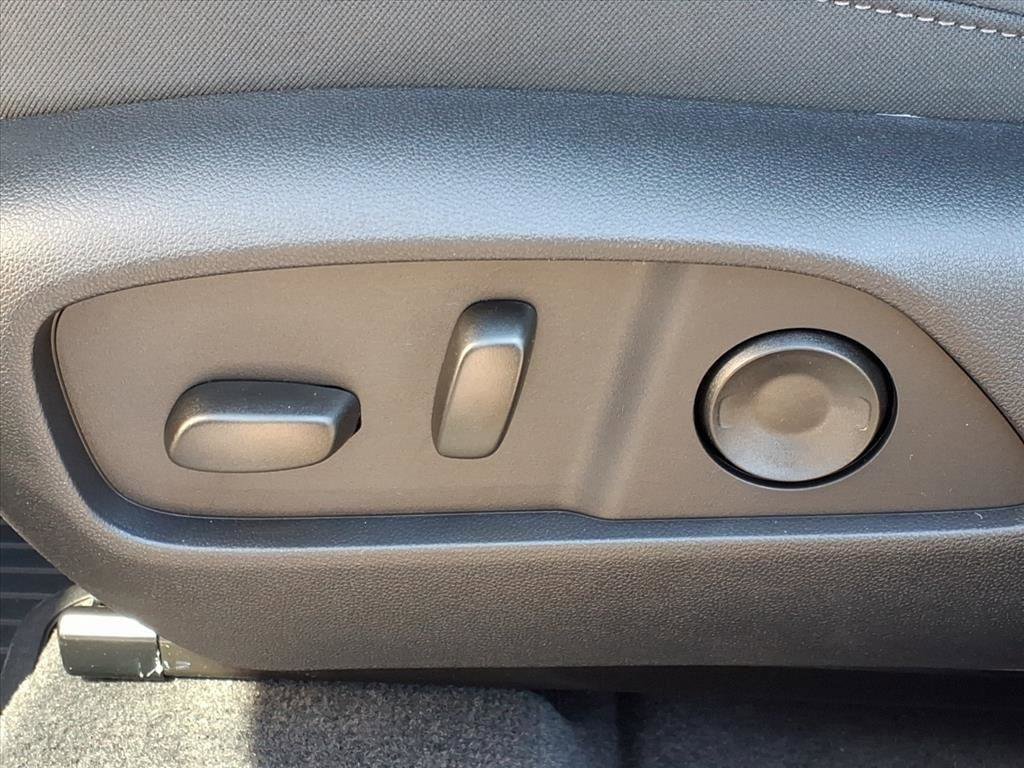 New 2026 Chevrolet Equinox LT w/ Convenience Package II image 14