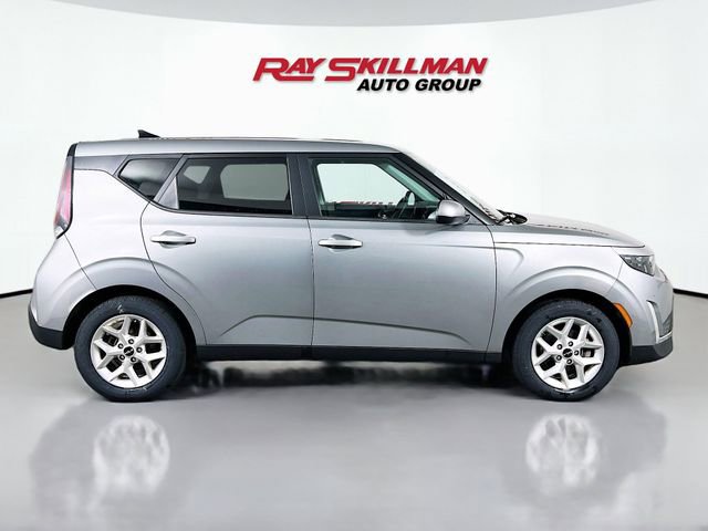 Used 2024 Kia Soul LX w/ Option Group 015 FWD image 8