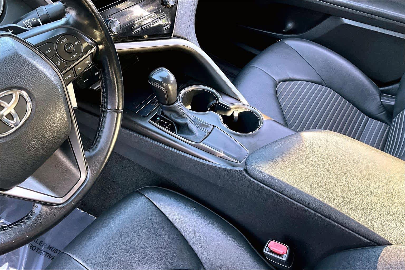 Used 2021 Toyota Camry SE image 16
