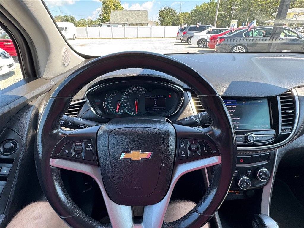 Used 2020 Chevrolet Trax LT w/ LT Convenience Package image 15