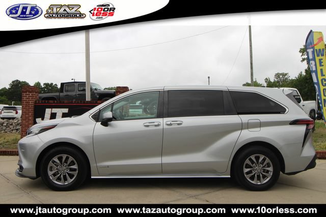 Used 2021 Toyota Sienna LE FWD image 4