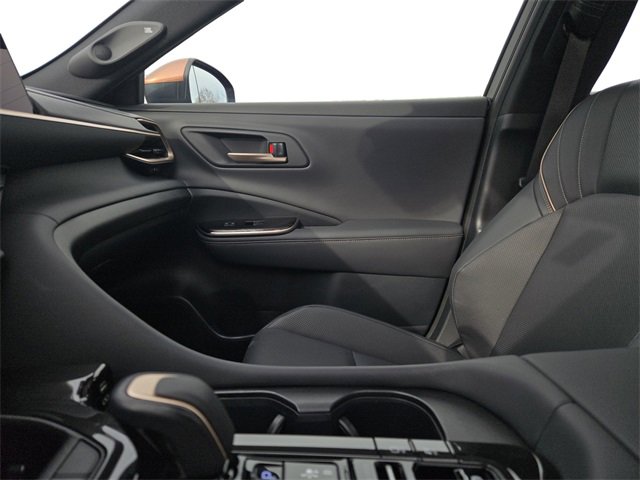 Used 2025 Toyota Crown Limited image 11