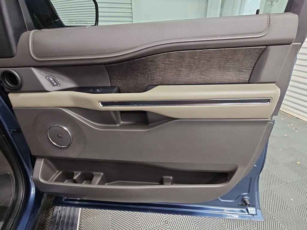 Used 2018 Ford Expedition Limited w/ Equipment Group 301A RWD image 49