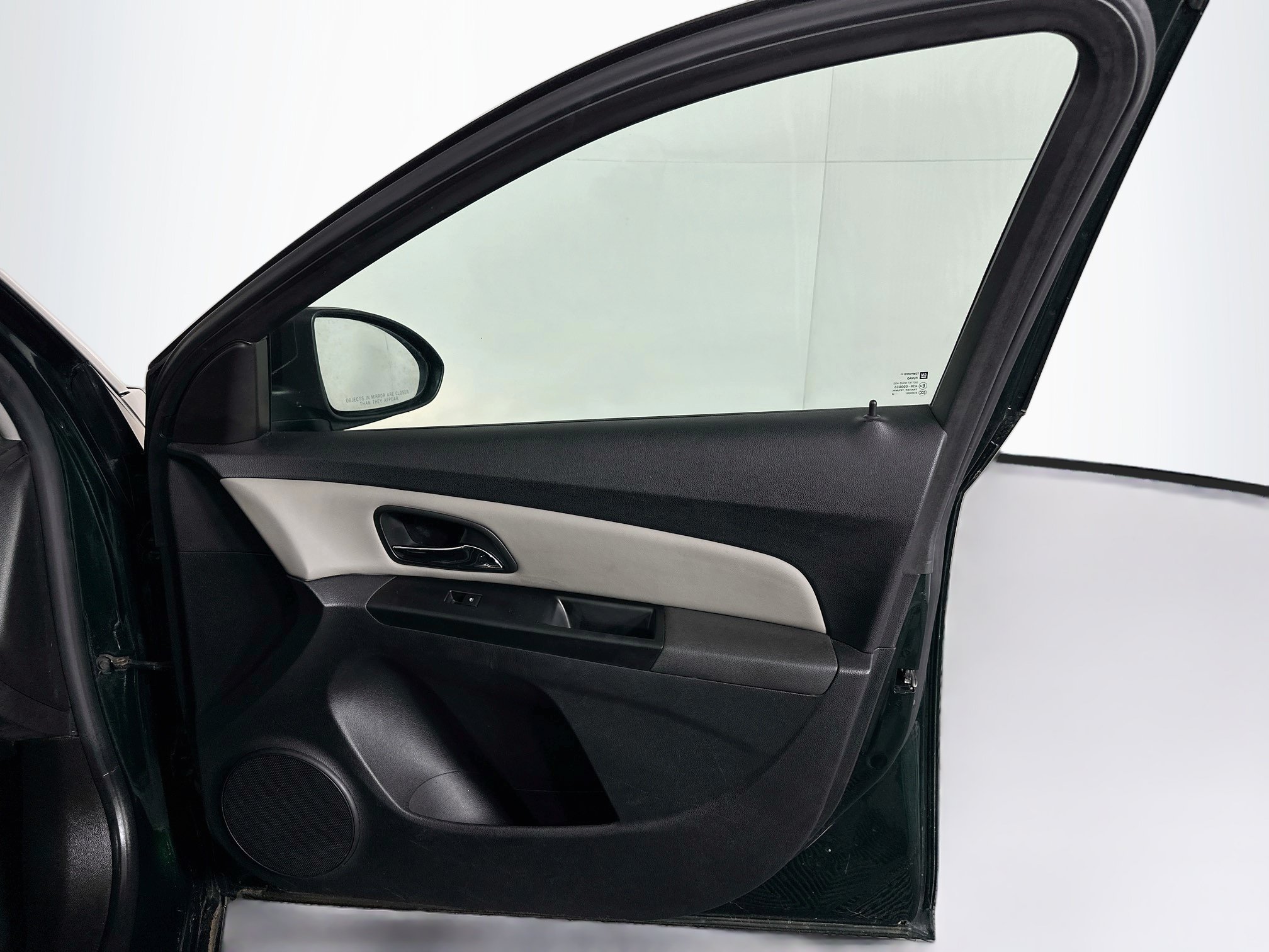 Used 2014 Chevrolet Cruze LS FWD image 28